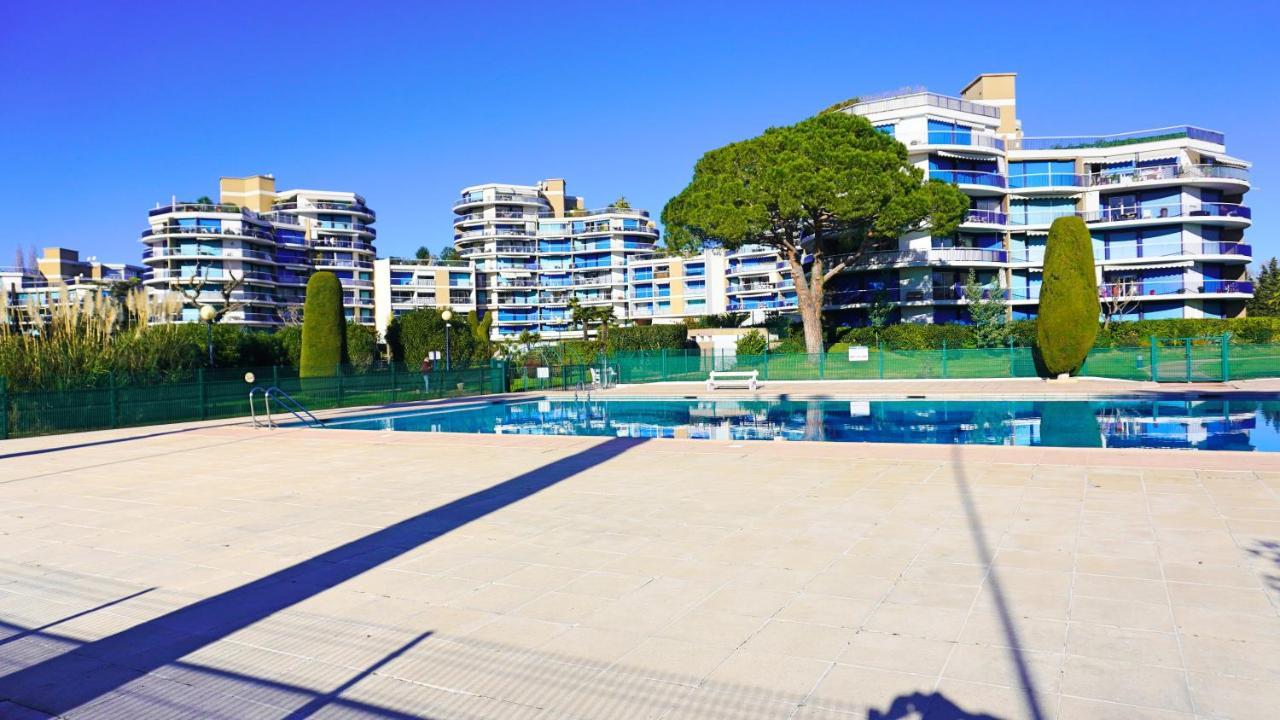 Residence Islette Du Riou Avec Piscine By Palmazur Mandelieu La Napoule Luaran gambar